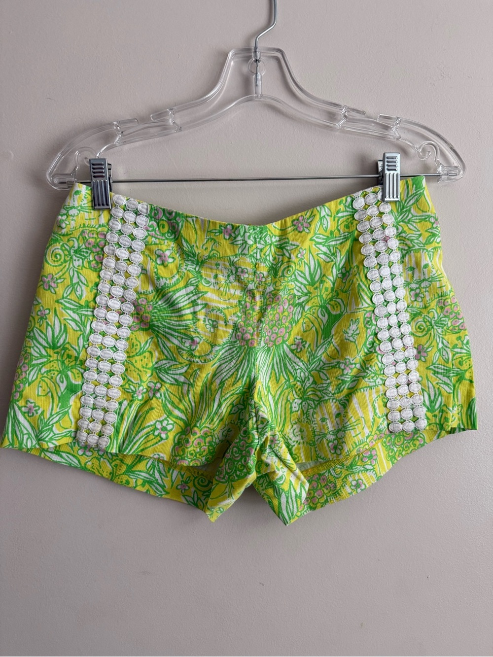 Lilly Pulitzer Liza Short in Sweet Tart Crazy Cat House Sz 2 Lime Yellow Crochet - Picture 3 of 7